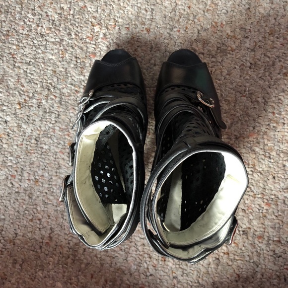 ✨ black leather ankle booties ✨ - Picture 6 of 12